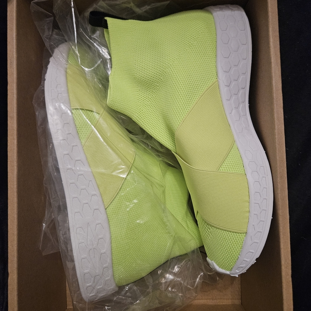 Fessura Italia Shoes Size 5.5 US NIB